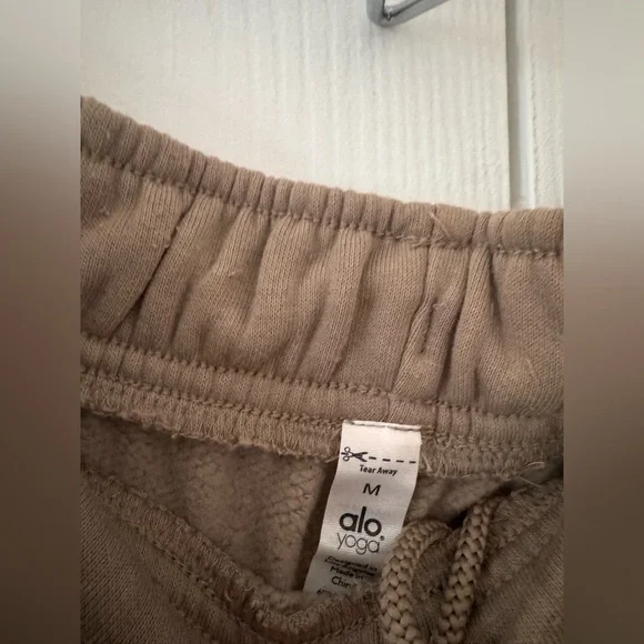 Accolade Alo Sweatpant - Picture 3 of 4